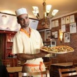 【なぞなぞ】ピザ屋にいる鳥ってなーんだ？