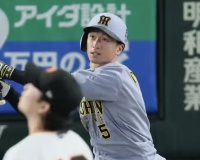 近本光司 ←2試合連続HRを含む12試合連続安打中