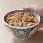 【マジか】「◯◯◯◯は肉料理にだいたい合うから軽率に入れて見ればいい」　→　試しに牛丼に入れたら高級牛丼になった話ｗｗｗｗｗｗ