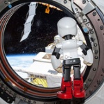 【画像】トヨタら、ロボット宇宙飛行士「KIROBO(キロボ)」の地球帰還を発表