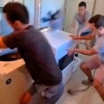 「もうすぐママが帰ってくる！」あの頃の気持ちを再現する3人組