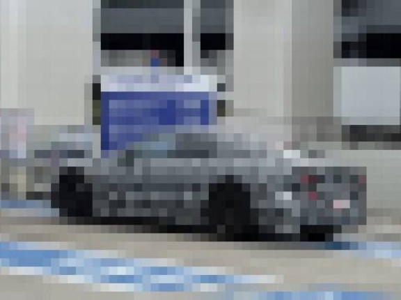 メルセデスAMG GT 4ドアクーペか？洗車待ちしている謎のテストカーが目撃される