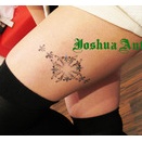 太ももにボディーペイント（消えるタトゥー）