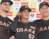 大山悠輔、夜の中華屋で一人でレバニラを食べる→2試合連続サヨナラ男に
