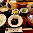 中野ブロードウェイ2階「丸子亭」で丸子定食（とろろ飯）