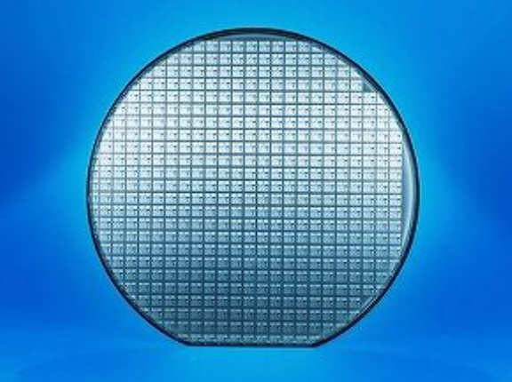 サムスン、DDR5メモリ卸価格をさらに108%値上げ😲