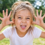【悲報】9歳からマリファナ吸い始めた陽キャ、とんでもない姿になってしまう…