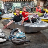 『世界最小のツインエンジンジェットボートを作ってみた』の画像