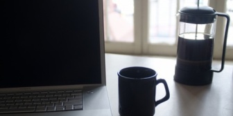 コーヒー淹れてて、あれ？香りがないな？と思って鼻を近づけたら無臭。→トイレで芳香剤をかいでも無臭。→慌てて耳鼻科に行った結果…