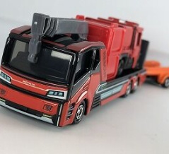 またロングに傑作が！　レッドレディバグ＆搬送車