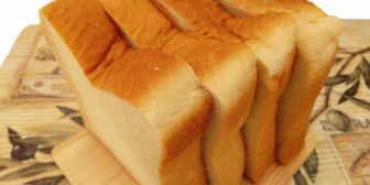 友人に頼まれていたグルテンフリーのケーキを届けに行ったら傘で叩かれ追い出された。病気持ちの人と付き合うのって難しい