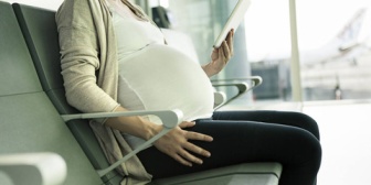 【妊娠中】夫が里帰り出産の際の飛行機移動について心配している。東京から熊本まで新幹線も選択肢にはなかったが、どうなんだろう。