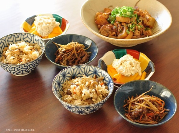 深まる秋に作りたい＆おいしく食べたいレシピ【秋の炊き込みごはん・鶏大根の醤油煮・具沢山きんぴら・柿の白和え】