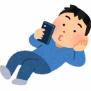 子供の集まりについてきた旦那さんが挨拶すら無視でベンチでスマホいじりしてる。すごいイライラ