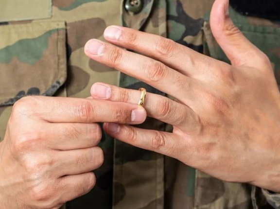  標的は米軍人、中国人との偽装結婚スキームで11人起訴…米司法省！