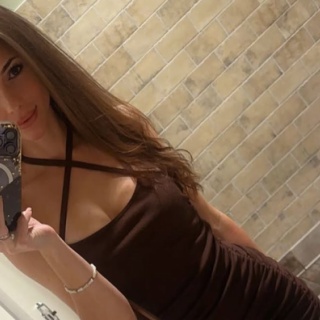 人気女性インフルエンサー「私の排泄動画を売るために、無許可で宿泊施設の家電に排泄しまくったろｗ」 → 最悪なことになるｗｗｗｗｗ