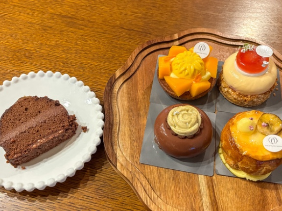 「HALO,patissierKAORUYOSHIDA」の『世界大会入りセレクション』など（高槻市郡家新町）【たかつーグルメ】