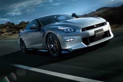 ついに終了する日産R35GT-R　国産最強モデルの伝説