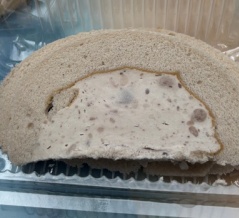 台中グルメ「宝才芋頭蛋糕」お上品な甘さのタロイモロールケーキが絶品！豊原駅