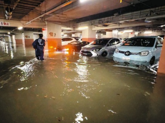 【三重県四日市市】大雨冠水で話題になった地下駐車場『くすの木パーキング』が被害者への補償をせずに破産で逃亡