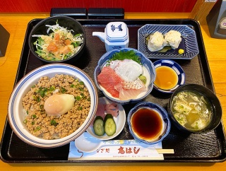 函館「うなぎ処 高はし 」の限定1日15食「鰻のタレで炊いた鶏そぼろ膳」
