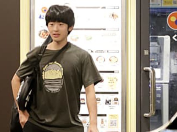 悠仁さまの筑波のお住まい、狭い普通の部屋・新年行事後はスキー合宿