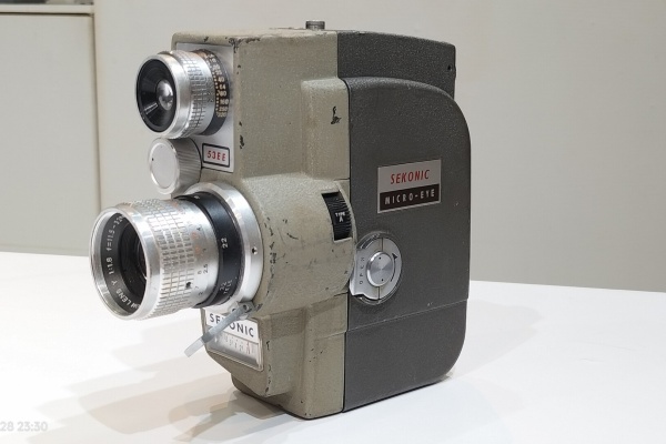 Extinct Media Museum Tokyo - Double 8：ダブル8カメラ