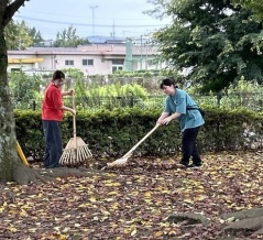 落ち葉拾いの巻