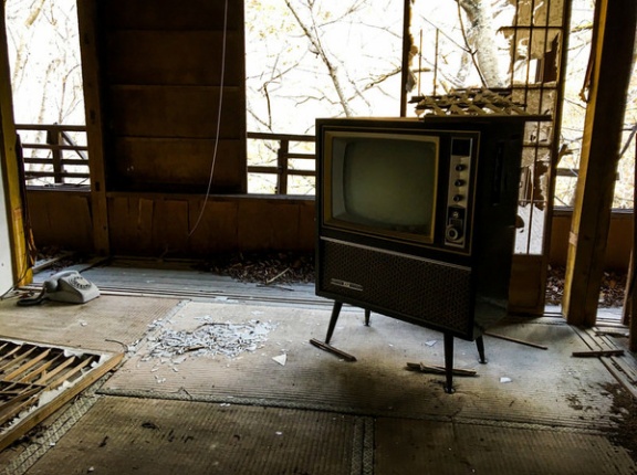 【超愕】空き家に1億円…少年ら持ち出し「ゾンビたばこ」購入！