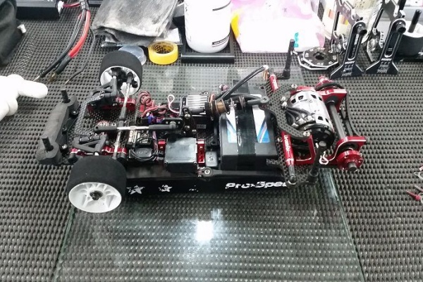 Uecky Racing - KYOSHO PLAZMA Ra2.0