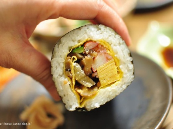 今年の恵方巻きはめちゃ豪華！節分の日の晩ごはん