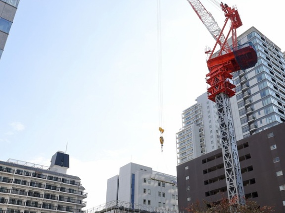 地上34階「シティタワー東京田町」の建設状況！旧海岸通り沿いのタワマン群北端の分譲タワマン（2025.11.8）