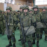 自衛官応募者２万５０００人　過去最少数