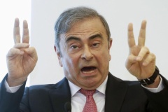 日産、販売不振で１１年ぶりに赤字転落　追加リストラ検討へ