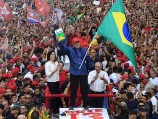 ブラジル大統領選は左派・ルラ氏が再選　敗れたボルソナロ息子は米国逃亡、トランプは「不正選挙」主張