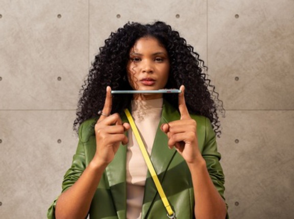 超薄型5.99mm＆軽量159gの新フラッグシップスマホ「motorola edge 70」が発表！Snapdragon 7 Gen 4や4800mAhなど