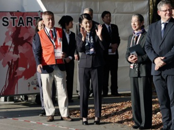 紀子さま、「オリエンテーリング」競技を観戦　デフリンピック