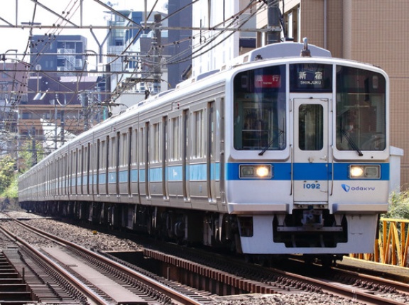 小田急の架線はなぜ2本になっている区間があるのか