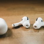 新AirPods、23800円　AirPods Pro、25800円←これ