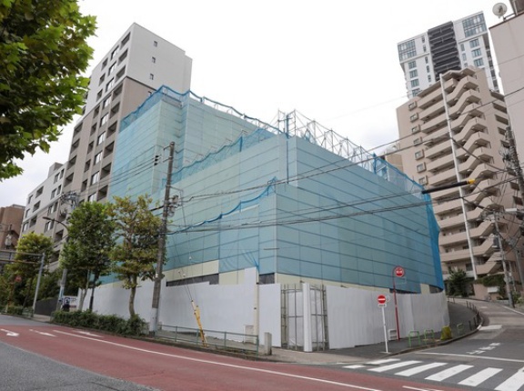 高さ約60m「高輪ビルマンション建替計画」の既存建物解体状況！日鉄興和不動産らによる白金高輪駅エリアの18階建てタワーマンション（2026.10.4）