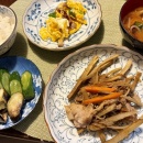 りくろーおじさんのチーズケーキ＆ゴボウと豚肉のガーリック炒め