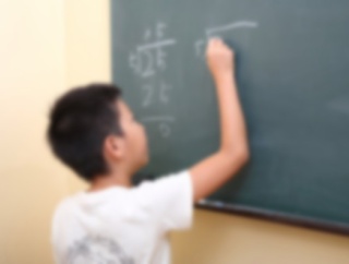 息子(小2)「将来の夢は教師です」担任「叶うかどうかは別として夢を見るのは自由だよｗｗｗ」→ 家で息子が「そんなに可笑しい事なの？」と落ち込んんでて…