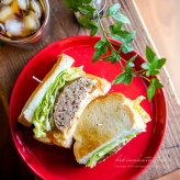 ボリューム満点！食パンハンバーガー