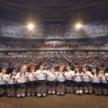 『[ノイミー] （武道館公演）客席をバックに記念撮影した画像が到着！！！』の画像