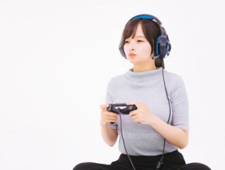 【非常識】俺「お前は二度とゲームをやりたくない！」嫁「なんでそんな事を言うのよ！」俺「お前はゲームをしてる途中で..」嫁「ウッ！！」 	