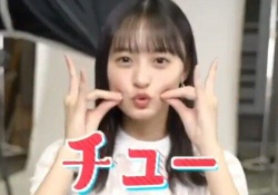 こりゃかわいいｗ 遠藤さくら＆賀喜遥香、「チュー」ポーズｗｗｗｗｗ