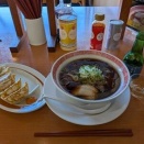 朝からラーメン、日本酒、餃子。そして危険地帯へ