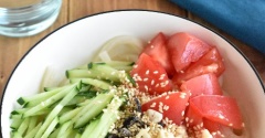 レモンだれでさっぱり美味しい！冷凍うどんで塩こん天かすうどん