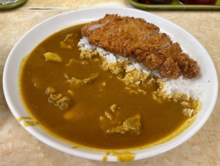 新御徒町「カレーの店 サカエヤ」カツカレー＆けんちん汁