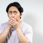 【閲覧注意】医師『舌がこうなってる人、口内炎じゃなくてガンだぞ！！』⇒！